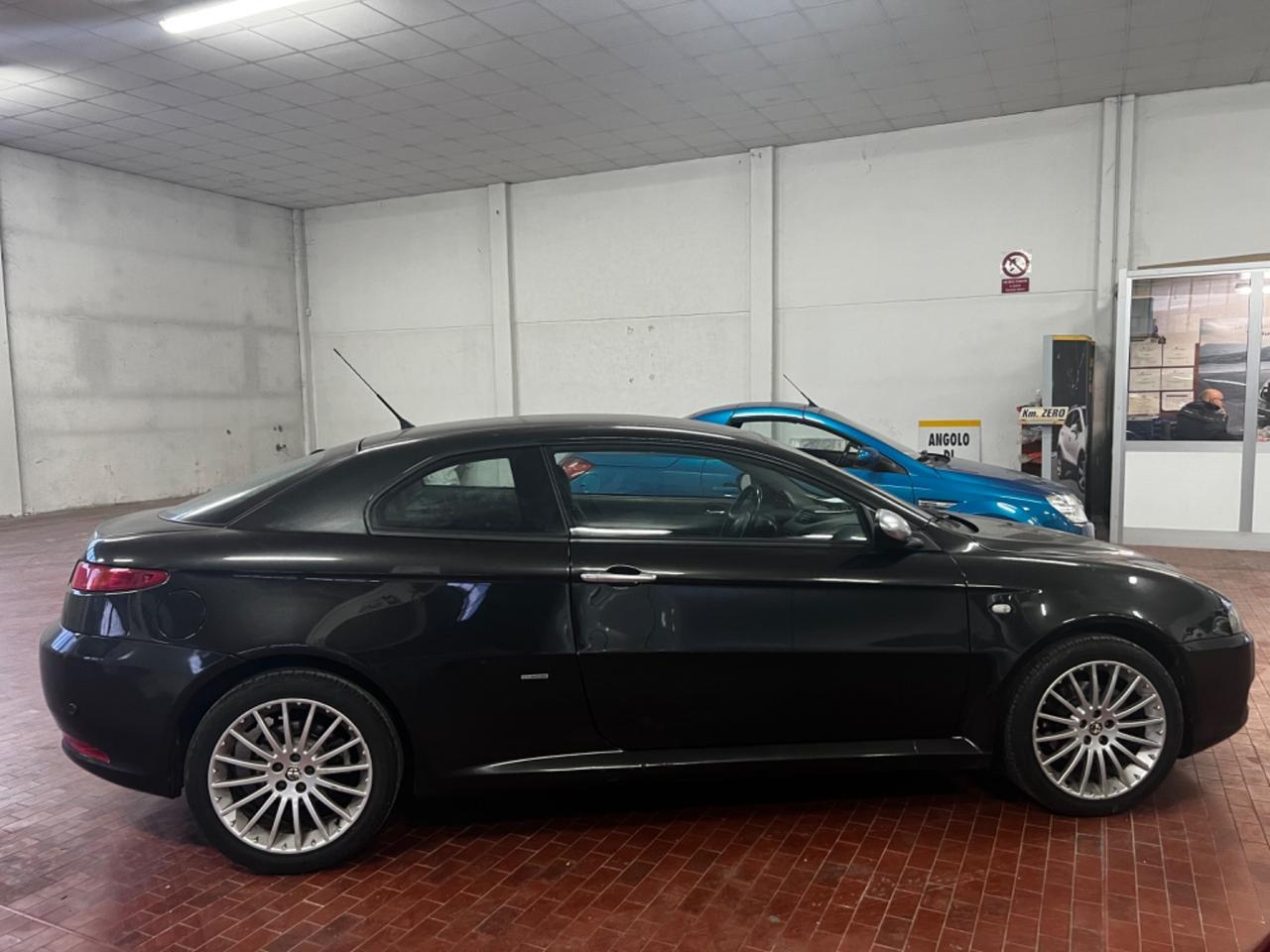 Alfa Romeo GT 1.9 JTDM 16V Distinctive