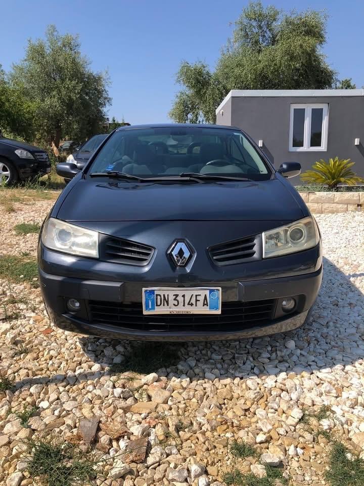 Renault Megane Mégane C-C 1.5 dCi/105CV Dynamique
