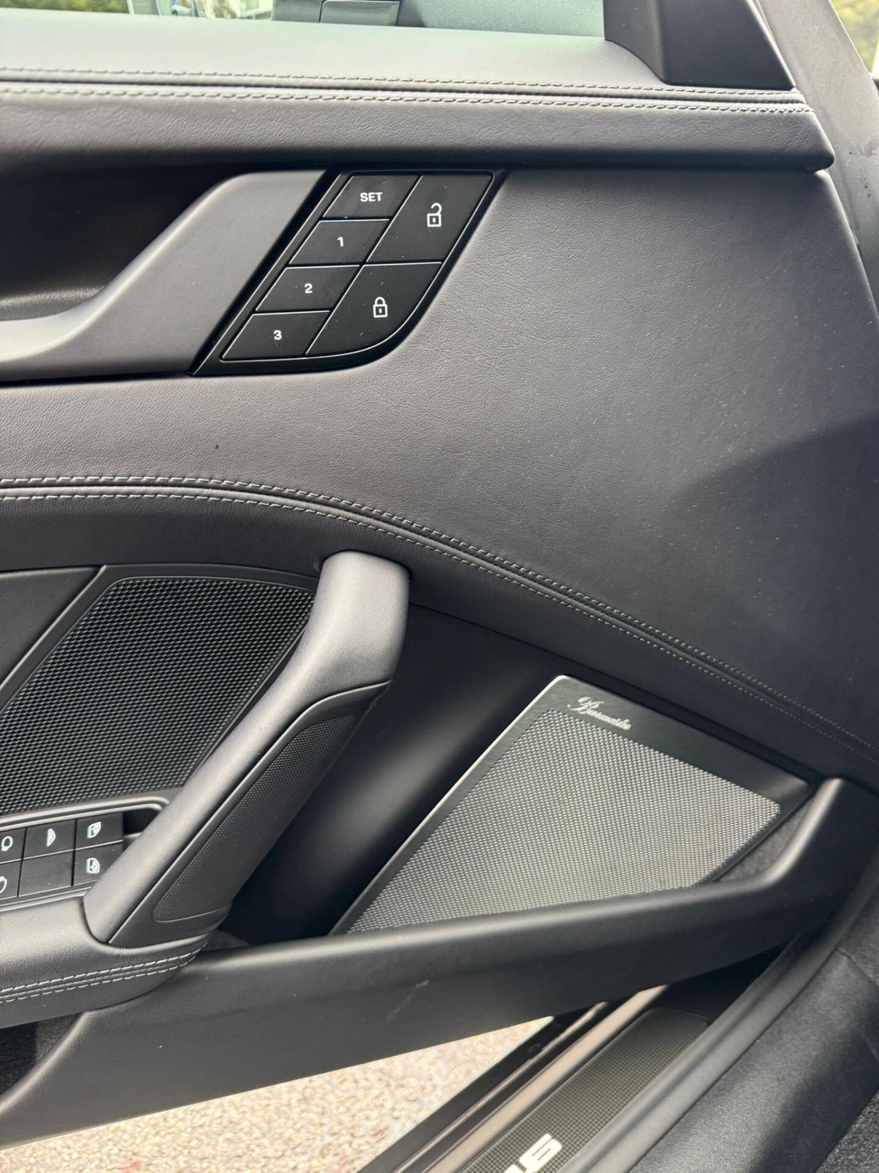 Porsche 992 911 Cabrio 3.0 Carrera 4 GTS auto