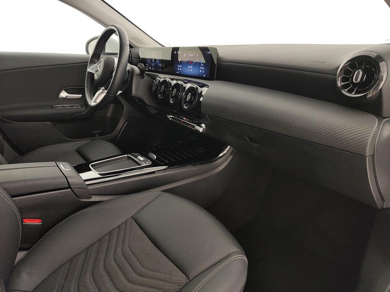 Mercedes-Benz A 180 d Advanced auto