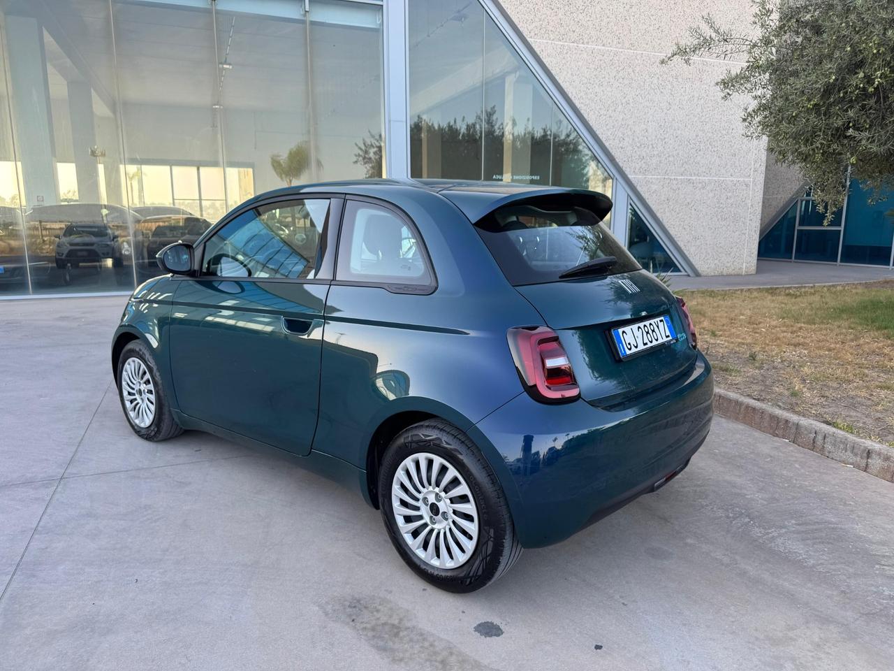 Fiat 500e La Prima