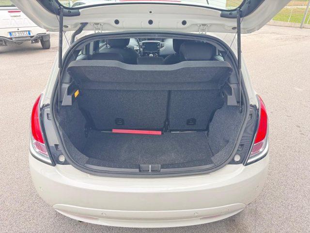 LANCIA Ypsilon 1.0 FireFly 5p Hybrid Ecochic Gold IVA ESPOSTA