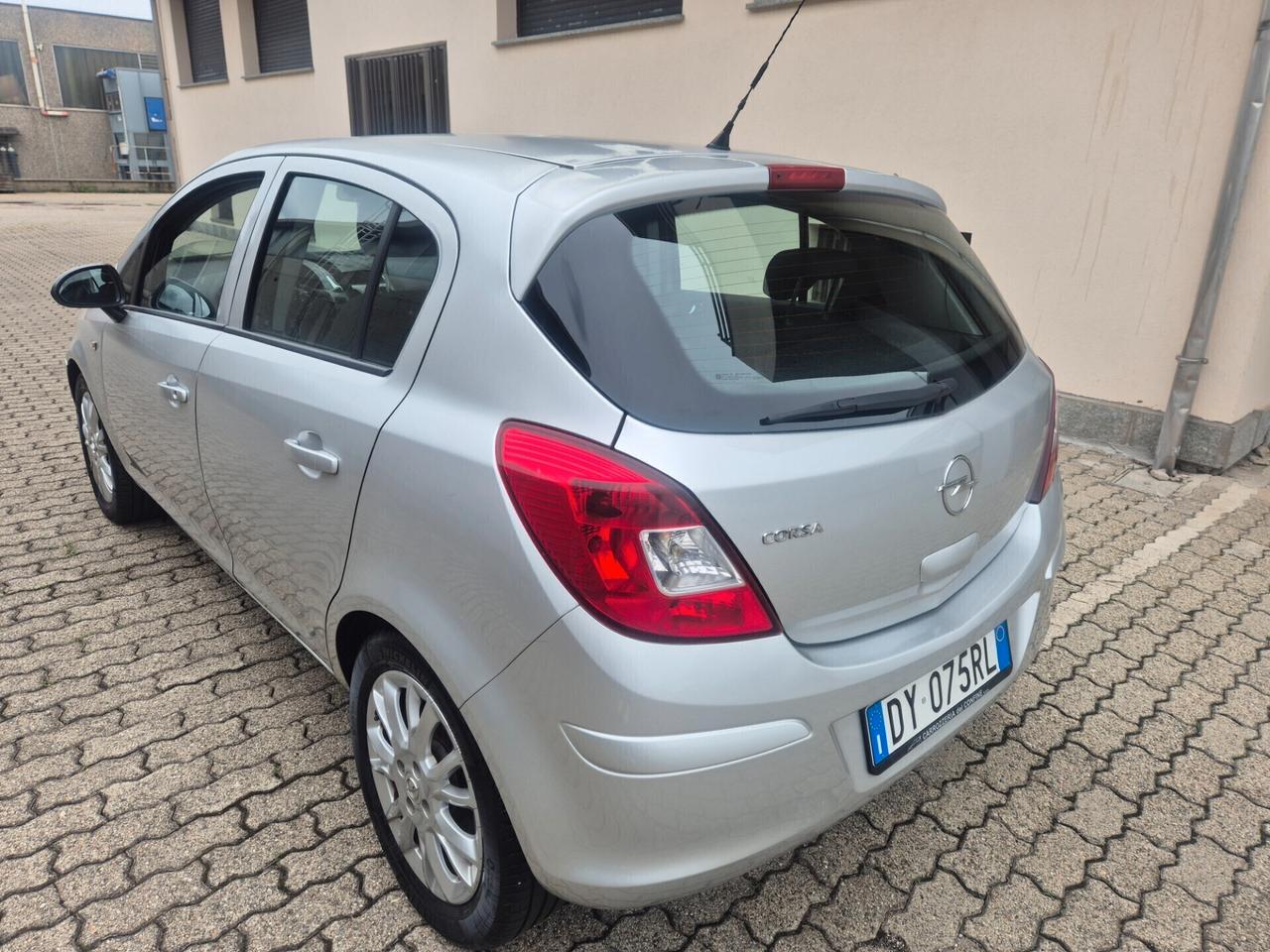 Opel Corsa 1.2 Benzina 5 porte