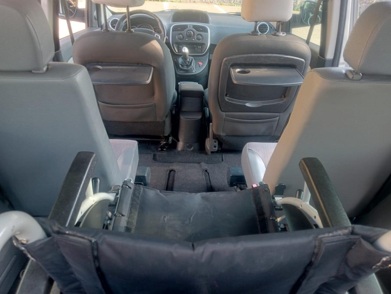 Renault Kangoo Pianale ribassato con rampa disabili in carrozzina