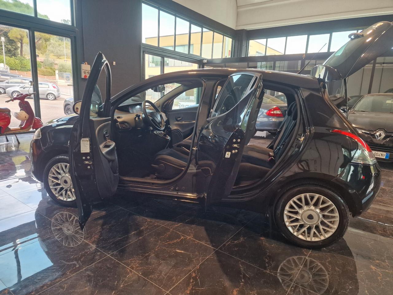 Lancia Ypsilon 1.3 MJT 50 mila chilometri
