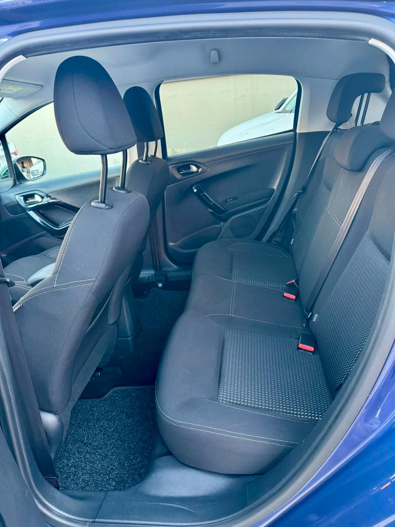 Peugeot 208 BlueHDi 5 porte Allure