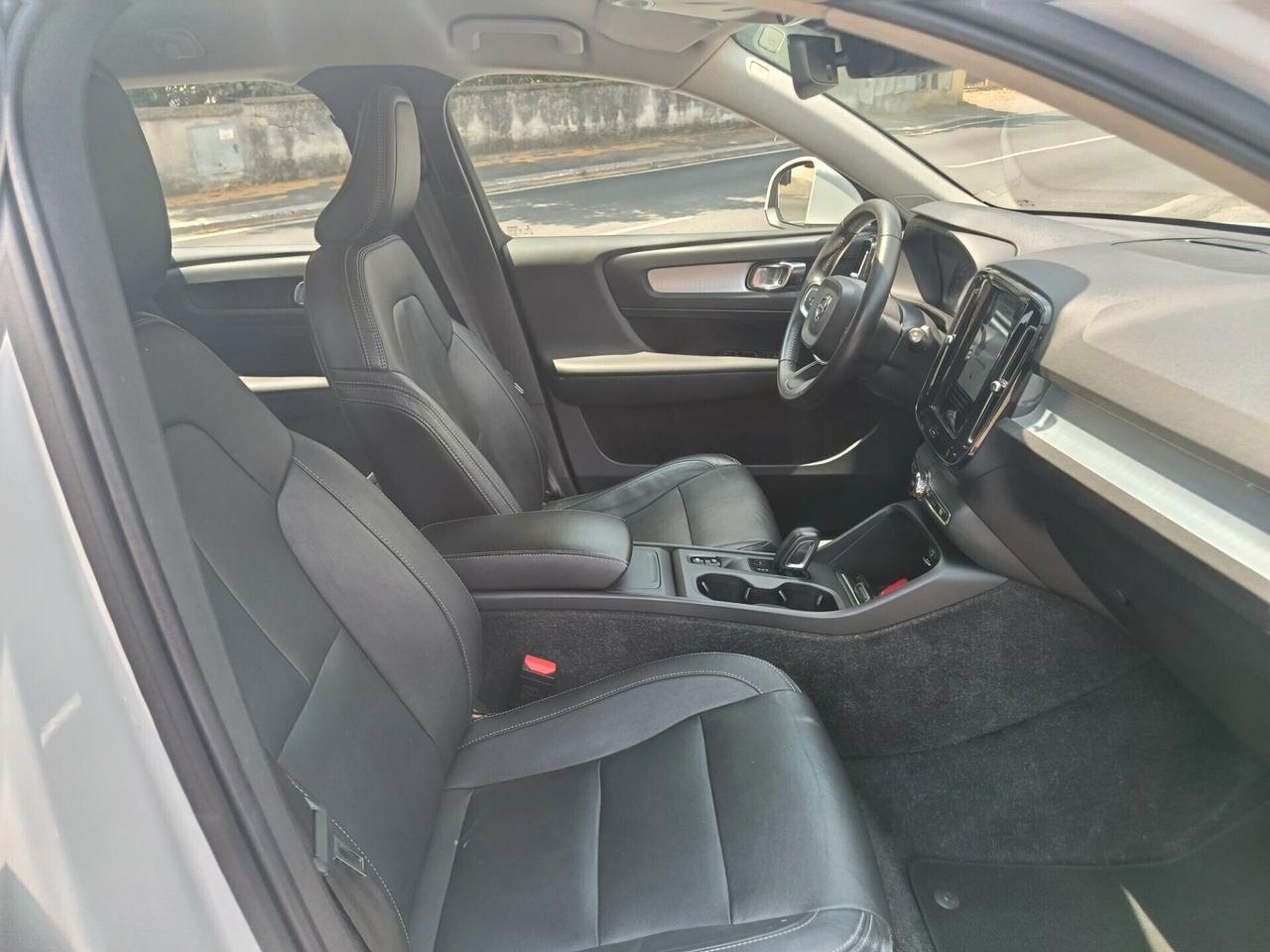 Volvo XC40 D4 AWD Geartronic Business