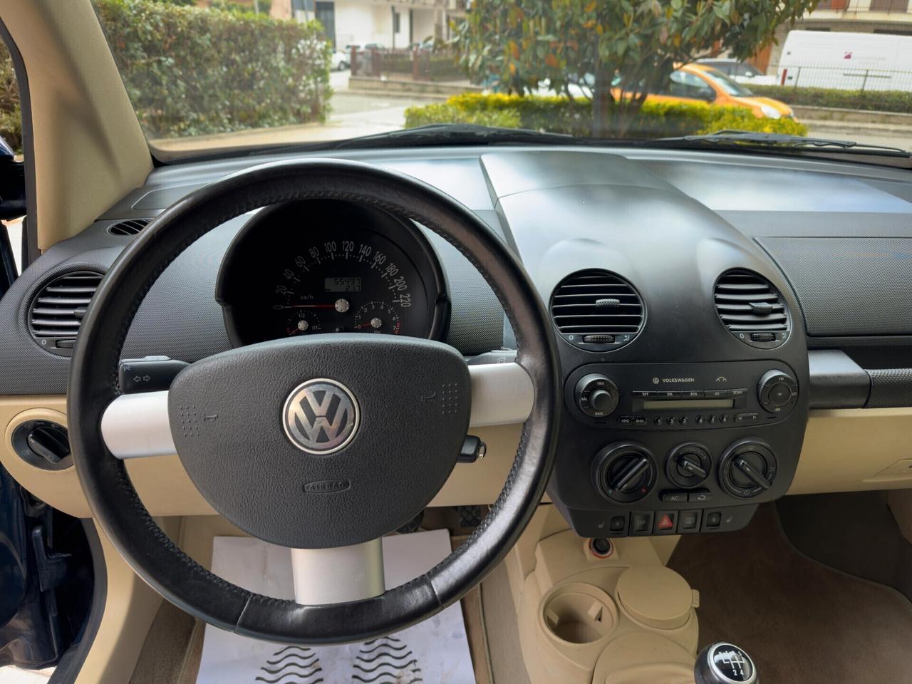 Volkswagen New Beetle 1.6 Cabrio