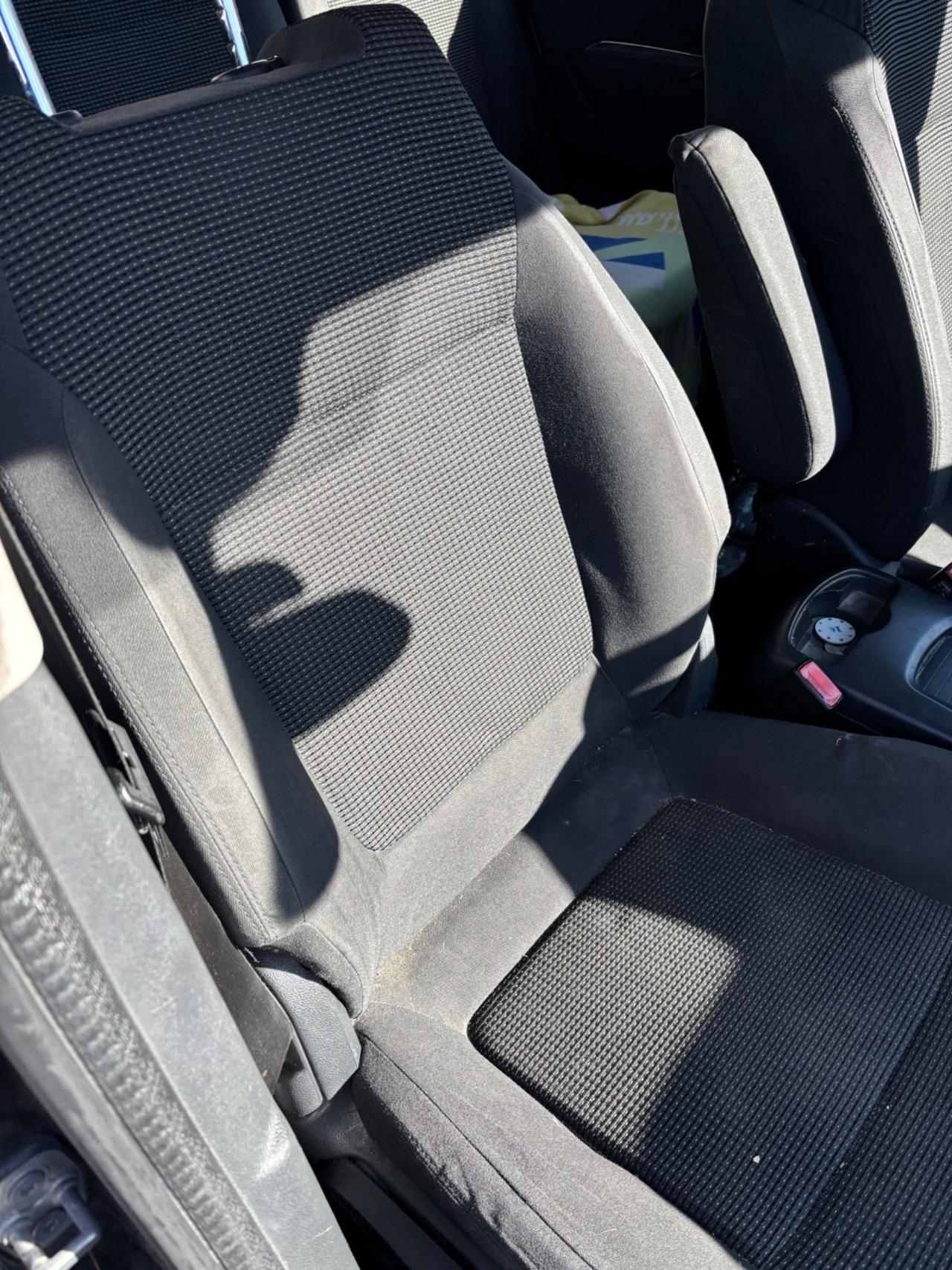 Peugeot 5008 1.6 HDi 112CV Access