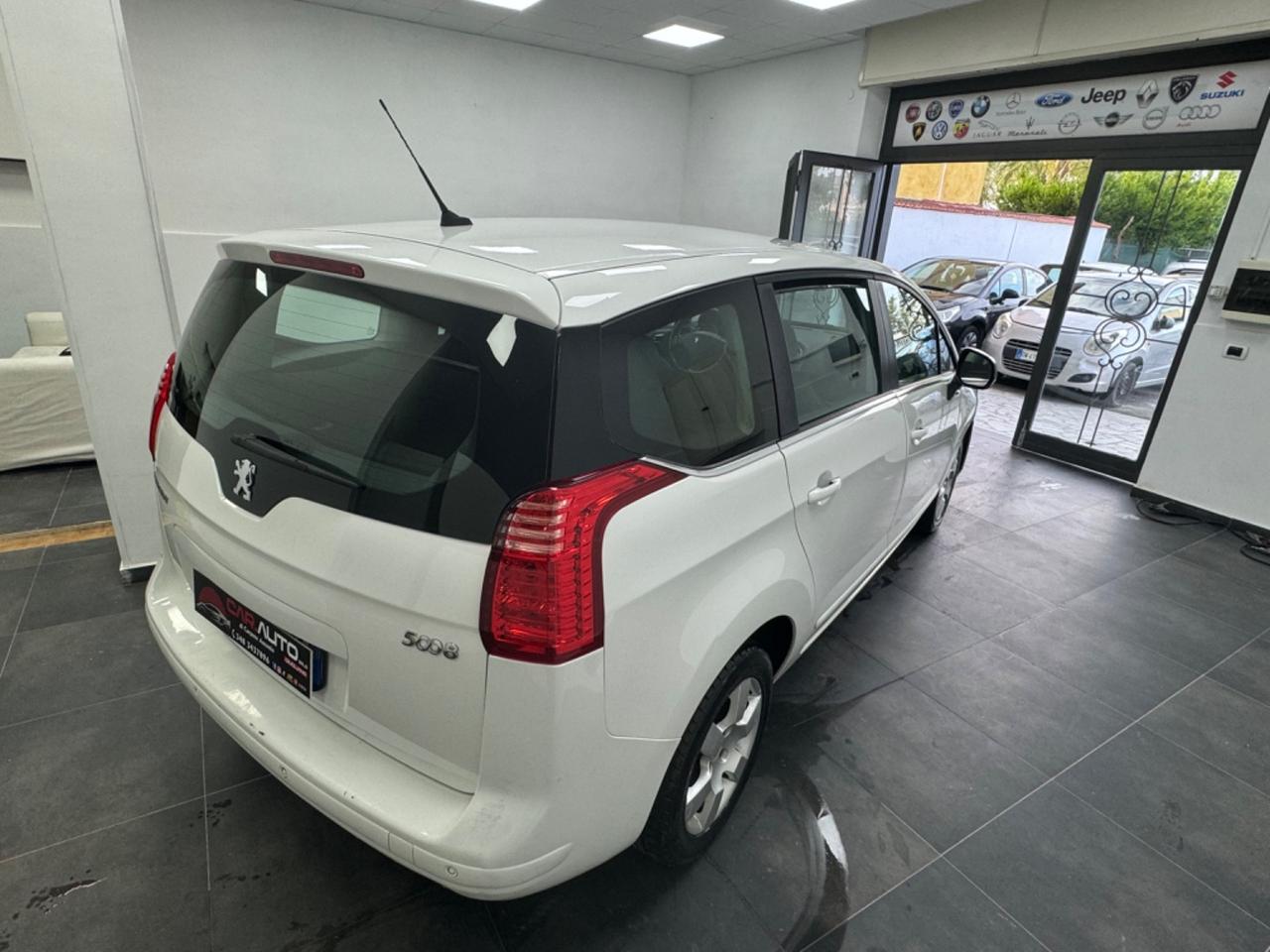 Peugeot 5008 1.6 HDi 112CV Business N1 autocarro 5 posti