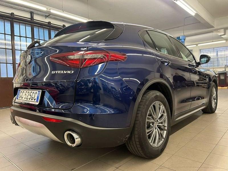 Alfa Romeo Stelvio 2.2 Turbodiesel 160 CV AT8 RWD