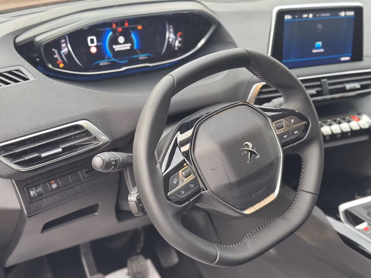 Peugeot 5008 2023 1.5 130 Pack !Soli 48 Mila Km!