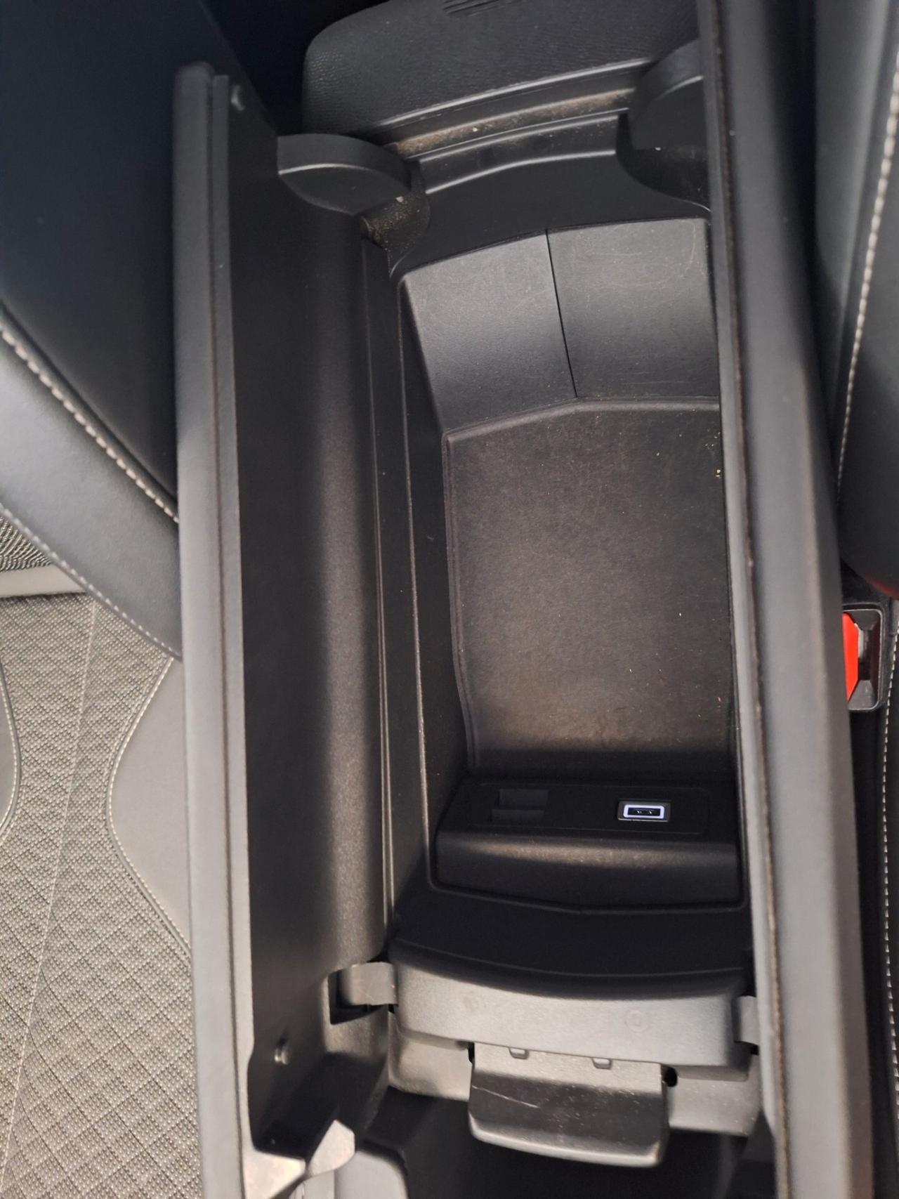 Ds DS4 4 E-Tense 225 Cross Trocadero