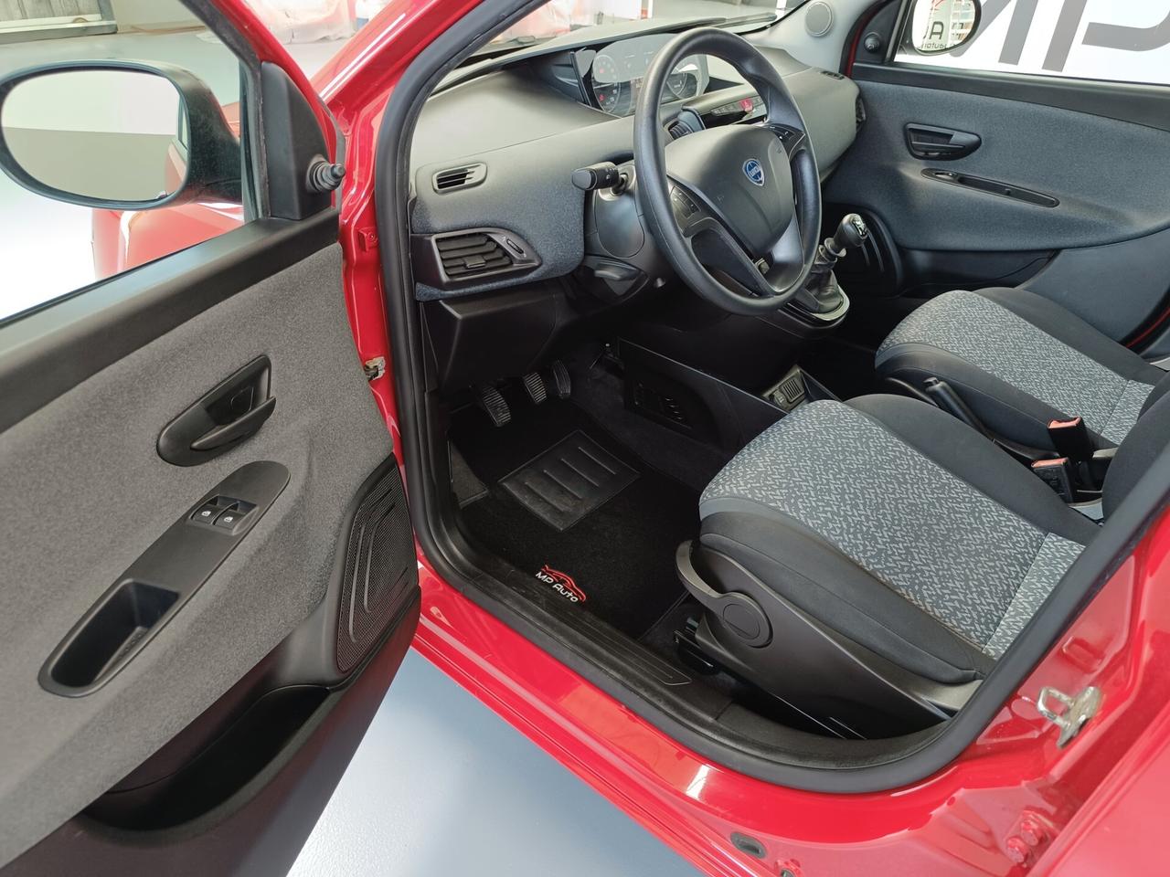 Lancia Ypsilon 1.0 FireFly 5 porte S&S Hybrid Ecochic Gold