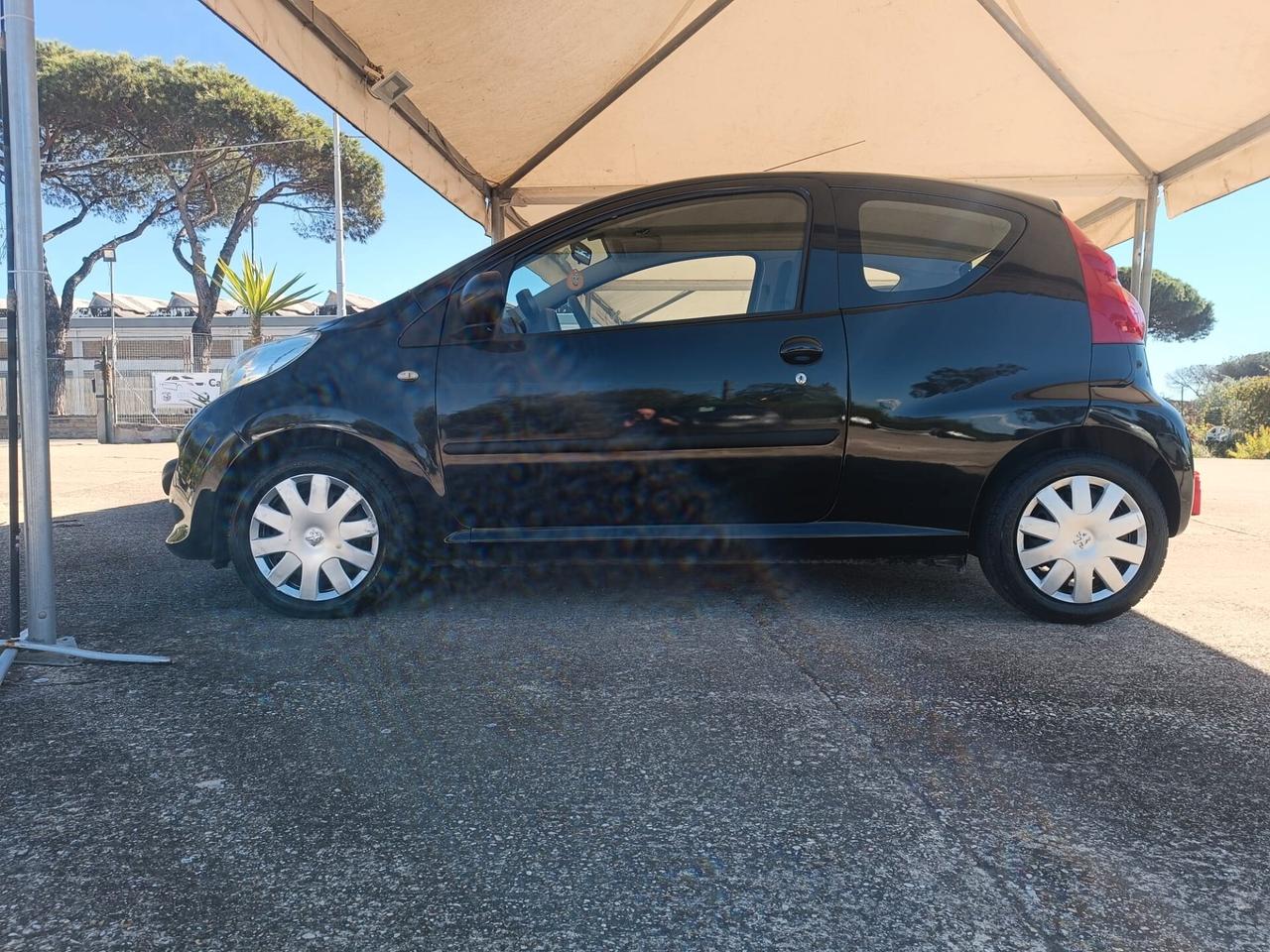 Peugeot 107 1.0 Aut Uni Pro Gar Rate