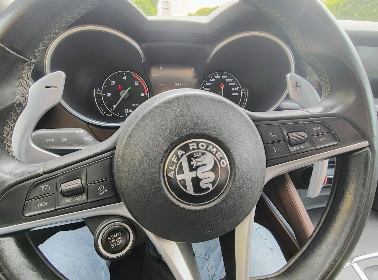 Alfa Romeo Stelvio 2.2 Turbodiesel 180 CV AT8 RWD Super