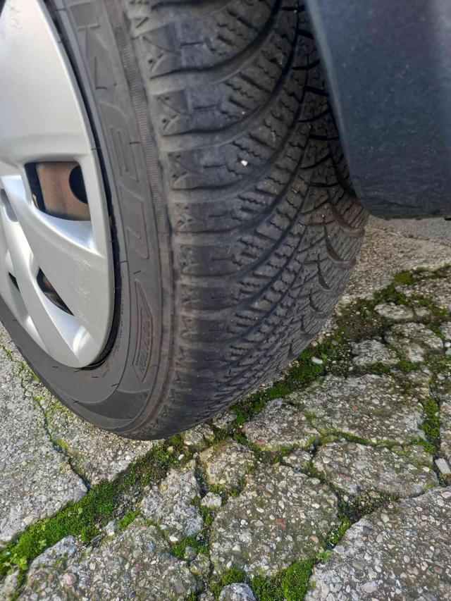 TOYOTA Yaris 1.3 5 porte Sol NEOPATENTATI