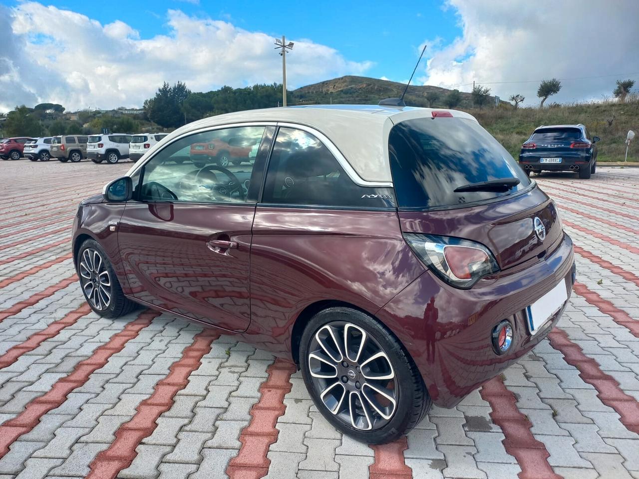 Opel Adam 1.2 70 CV Slam