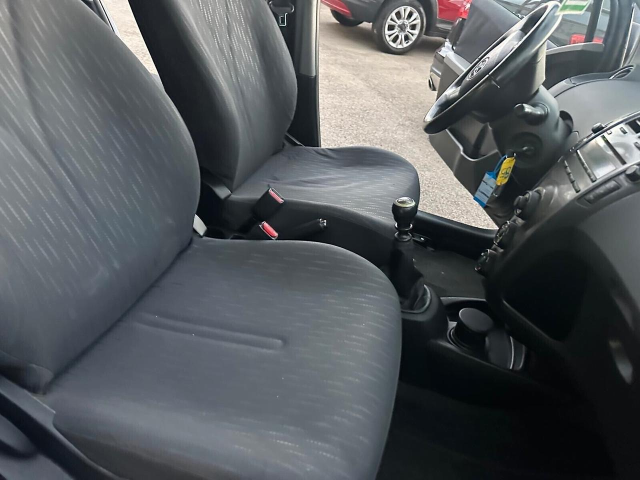 Toyota Yaris 1.3 BENZ 5 porte Sol