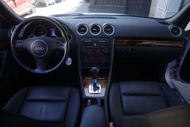 Audi A4 A4 Cabrio 2.5 V6 tdi 163cv multitronic 120KW ANNO 2005