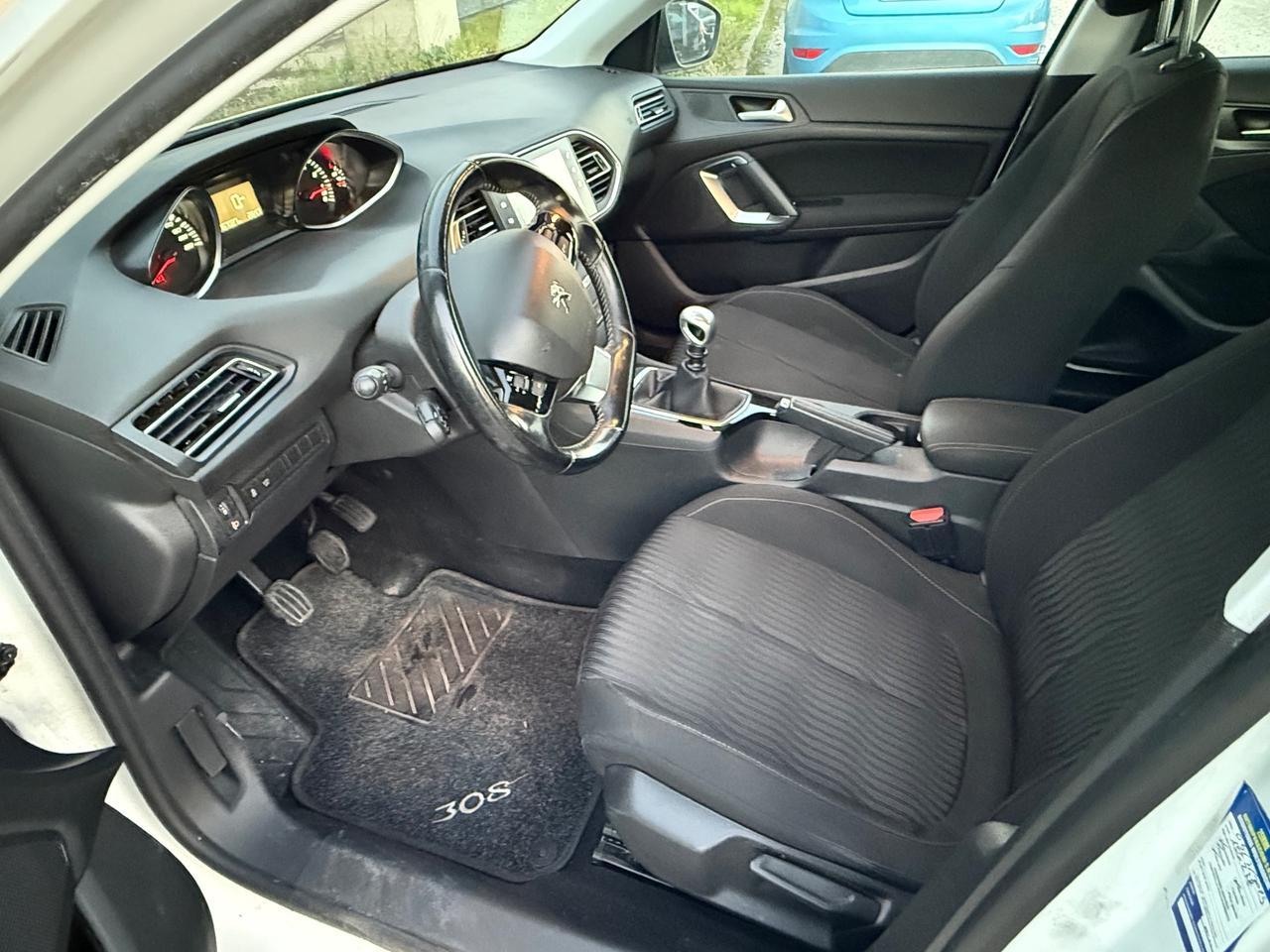 Peugeot 308 PureTech Turbo 130 S&S SW Allure