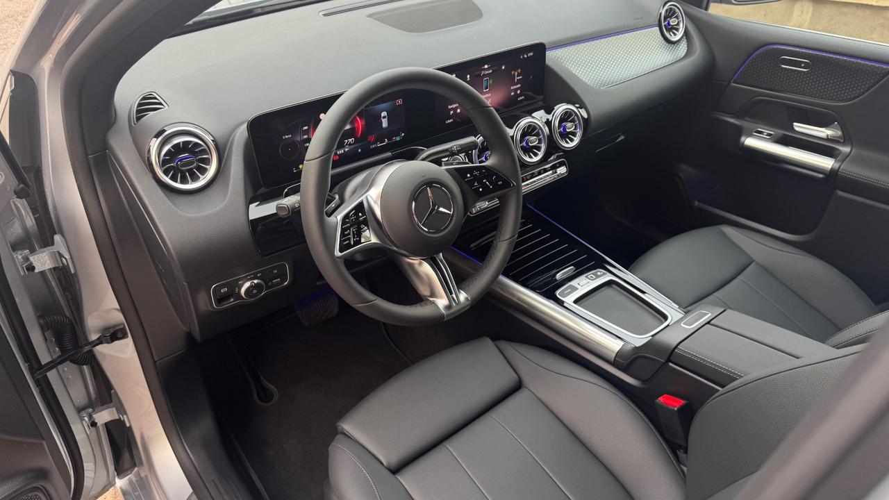 MERCEDES B SPORTSTOURER CLASSE B NEW 180 D STREET EDITION