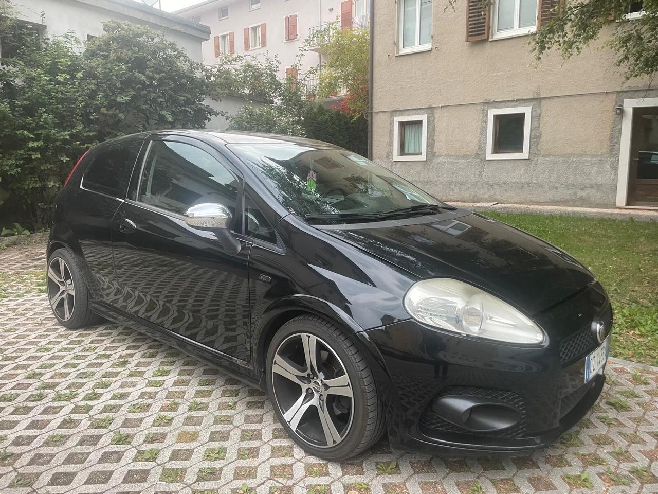 FIAT GRANDE PUNTO 1.9 MJT 130CV 6M - ADATTA A NEOPATENTATI