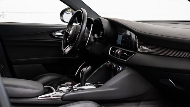 ALFA ROMEO Giulia V6 Bi-Turbo Quadrifoglio AKRAPOVIC CARBOCERAMICI