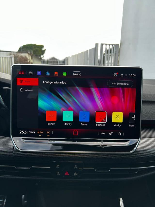 VOLKSWAGEN Golf 1.5 eTSI 150 CV ACT DSG R-Line Plus