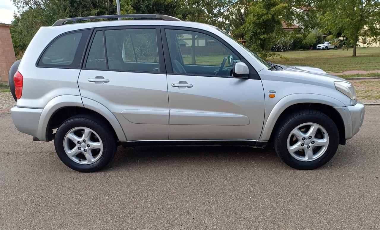 Toyota RAV 4 RAV4 2.0 Tdi D-4D cat 5 porte Sol