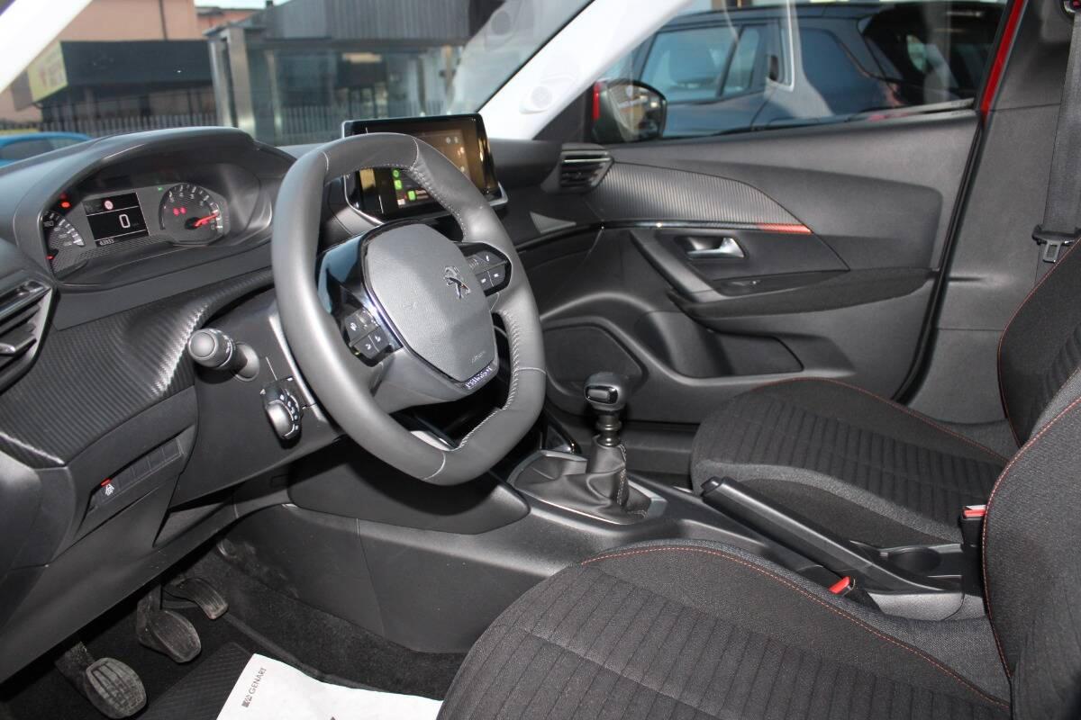 Peugeot 2008 1.2 puretech Active s&s 100cv con CarPlay
