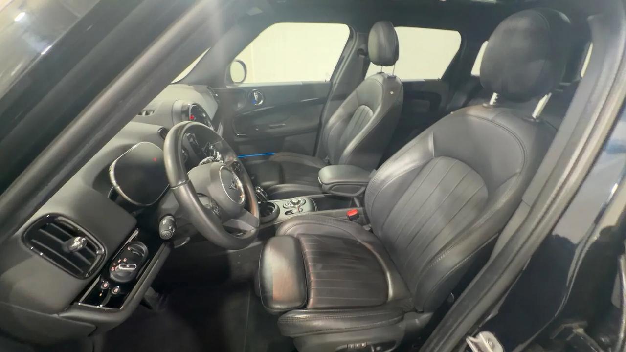 Mini Cooper Countryman 1.5 Essential Full