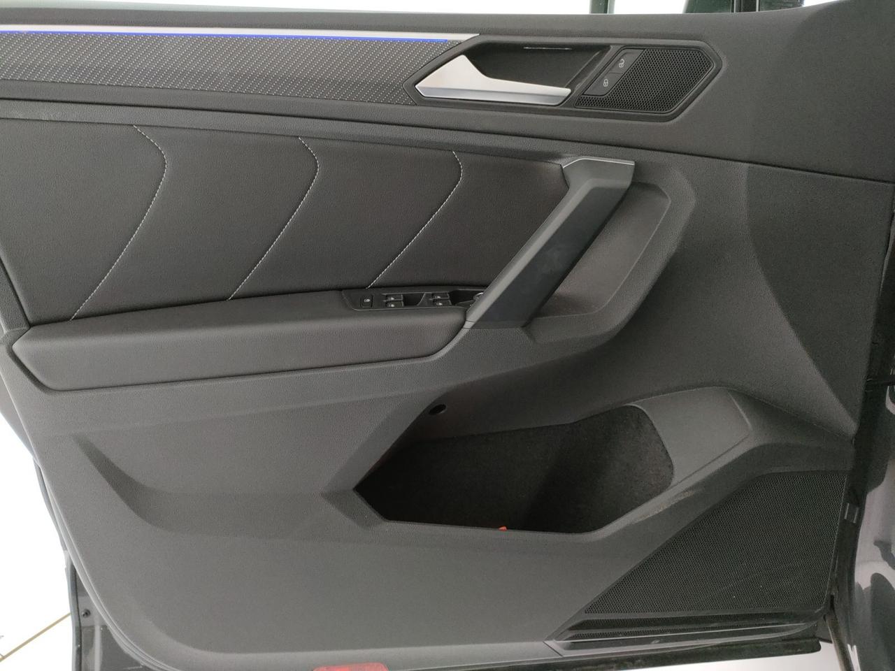 Volkswagen Tiguan 2.0 tdi r-line 150cv dsg