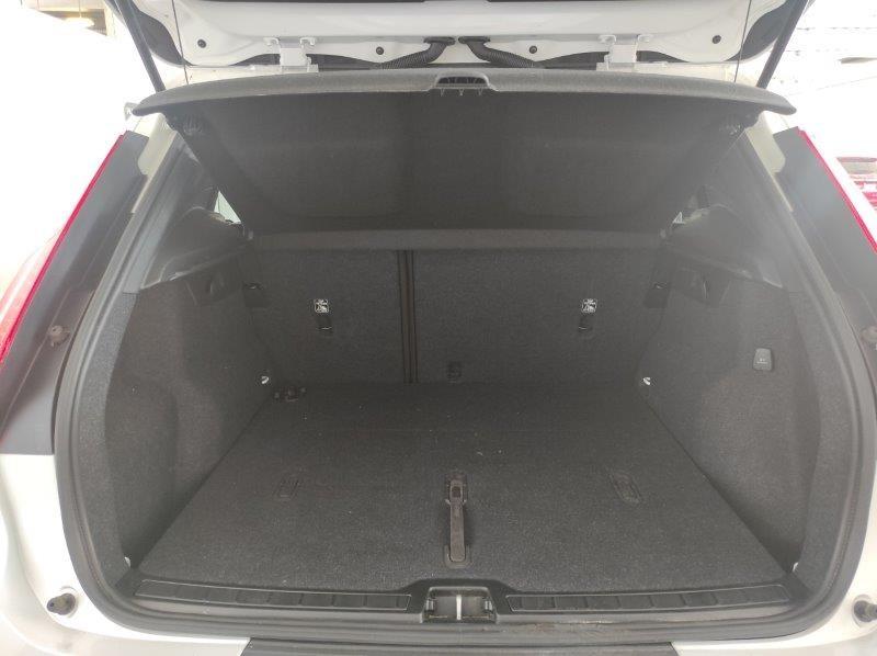 VOLVO XC40 (2017-->) - XC40 B3 automatico Essential