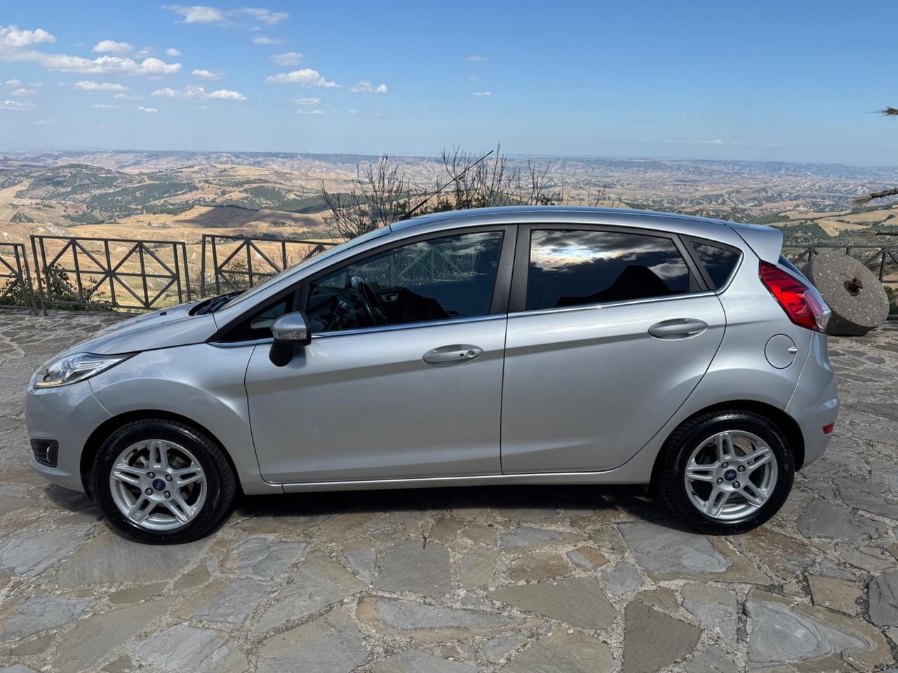 Ford Fiesta 1.5 TDCi 75CV 5 porte Titanium