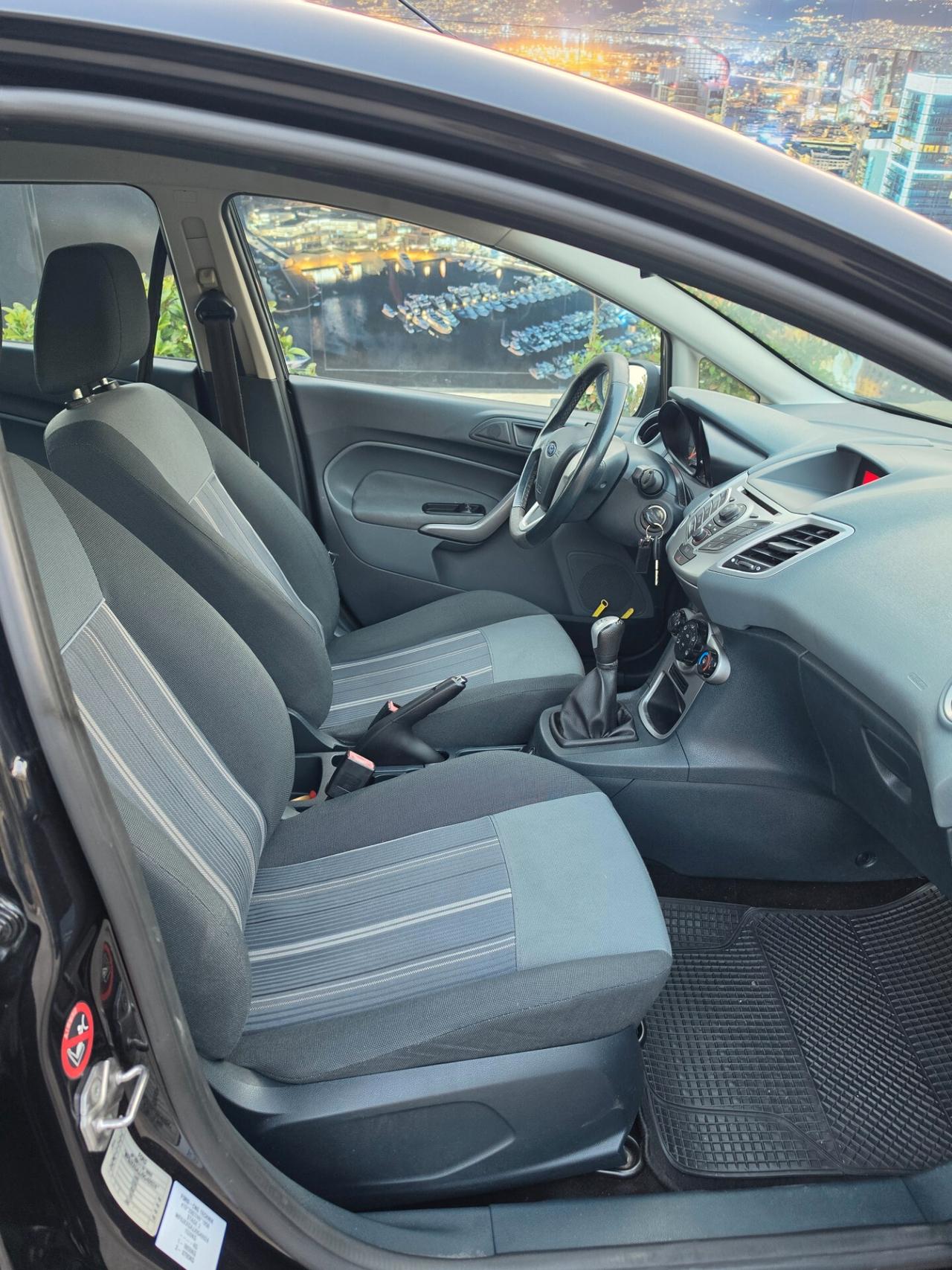 Ford Fiesta 1.4 5 porte Bz.- GPL Titanium