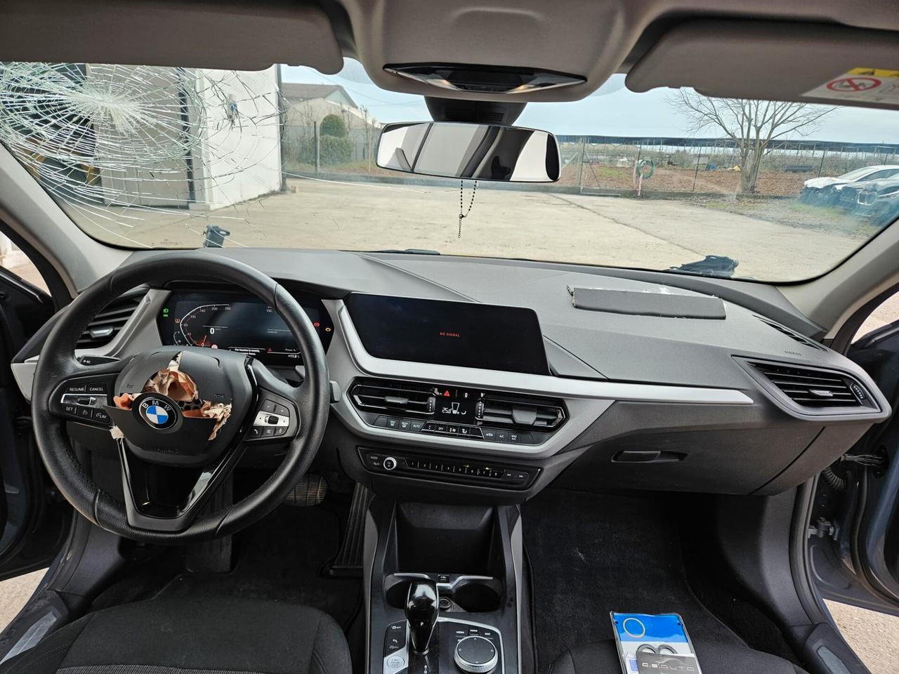 BMW 116d F40 auto START INCIDENTATA