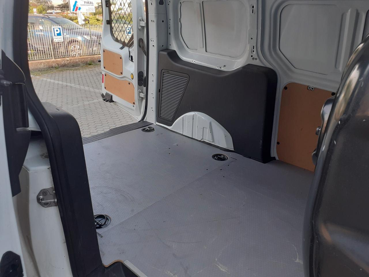 FORD TRANSIT CONNECT 3 POSTI PORTATA 825 KG.