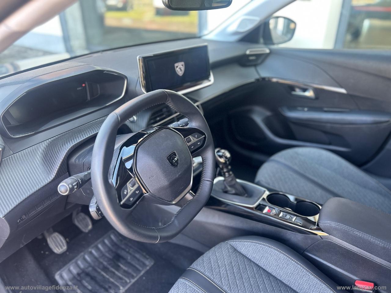 PEUGEOT 208 PureTech 100 S&S 5p. Allure