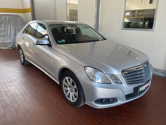 Mercedes-benz E 200 CGI BlueEFFICIENCY Elegance