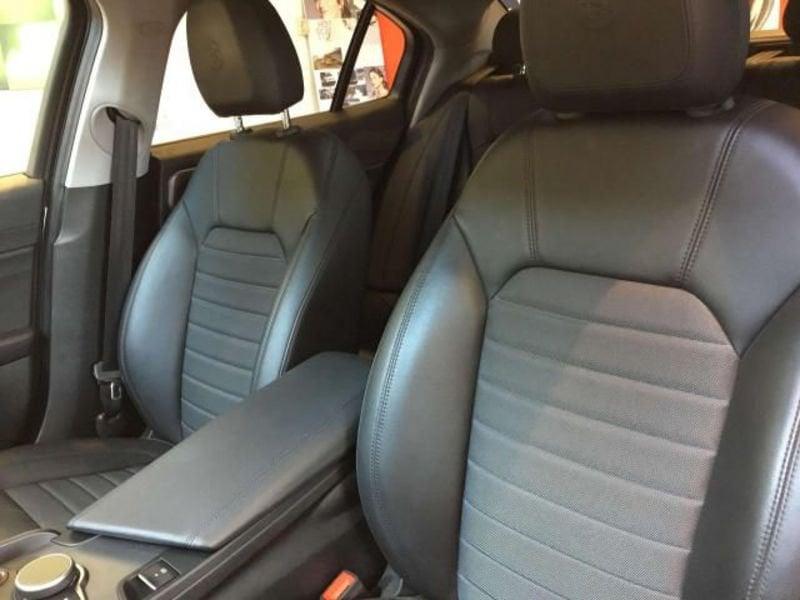 Alfa Romeo Giulia 2.2 T-Diesel 180CV AT8 Super Q2 - PACK PERFORMANCE