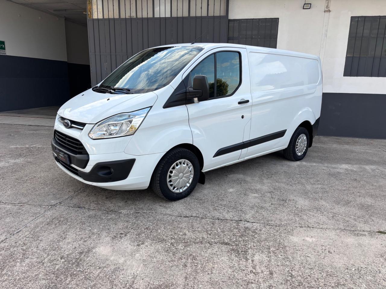 Ford transit custom 2.2 TDCI. Garanzia 12 mesi