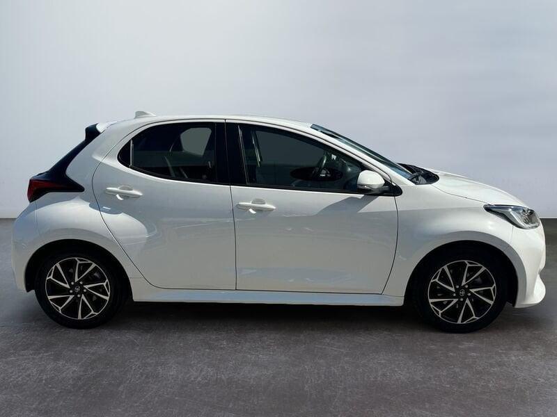 Toyota Yaris Hybrid Trend MY22