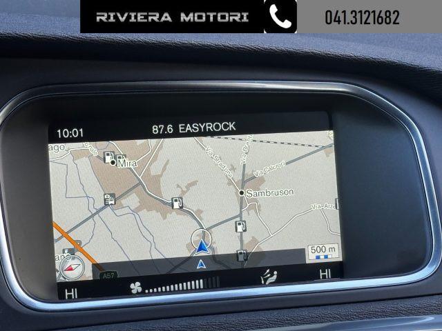 VOLVO V40 D2 R-design Momentum