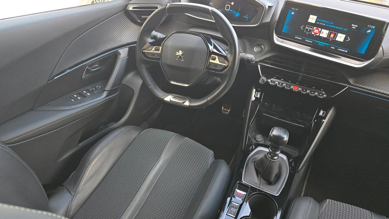Peugeot 2008 PureTech 130 S&S GT