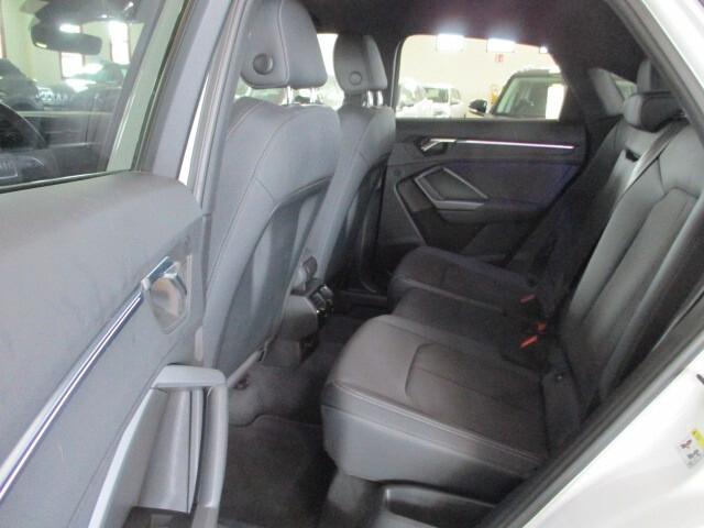 Audi Q3 SPB 35 TDI S tronic Identity Black