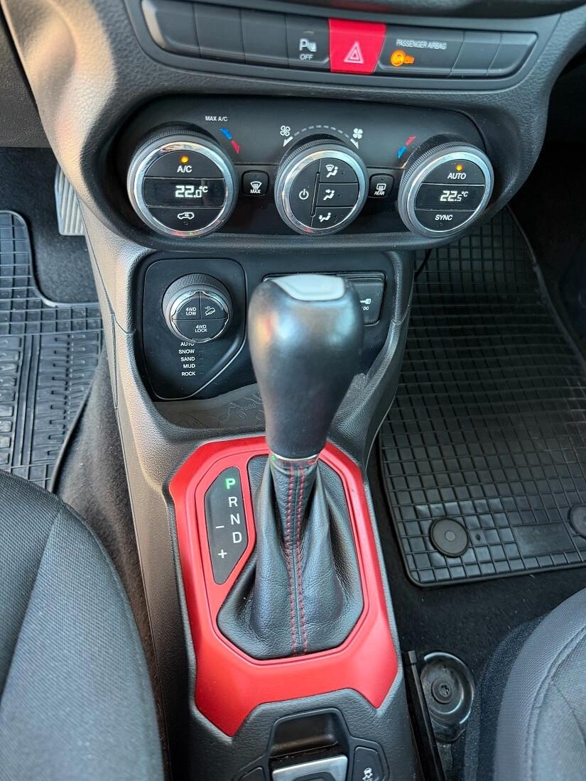 Jeep Renegade 2.0 Mjt 170CV 4WD Active Drive Low Trailhawk