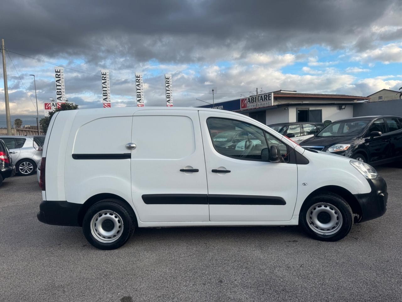 Peugeot Partner Passo Lungo con Porta Laterale Euro 6B