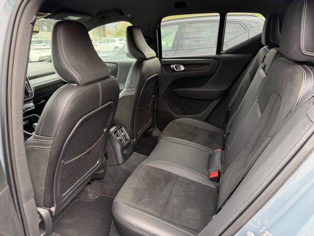 VOLVO XC40 T5 Recharge Plug-in Hybrid R-design