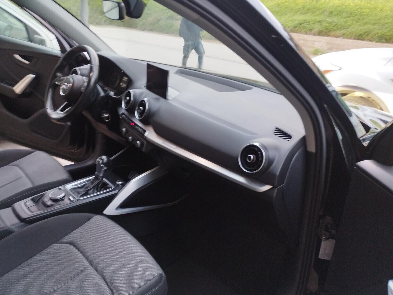 Audi Q2 30 TDI S tronic Identity Black